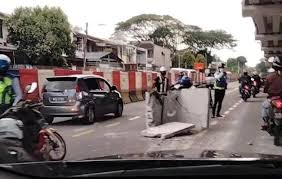 Keputusan menteri perhubungan no 106 tahun 2019 tentang tarif batas atas baru berlaku hari ini. Pemandu Lori Punca Bongkah Konkrit Jatuh Disaman
