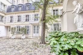 Ideally located near the city hall of bordeaux, the hôtel particulier offers a new concept of accommodation for any touristic or professional stay with an alternative between guest rooms and. Vente Hotel Particulier Paris 7 5 Pieces 151 M Sotheby S International Realty France Monaco