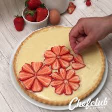 Arte Aux Fraises Fleur Simple Et Astucieux Tarteauxfraises Tarte Pie Fraise Strawberry Pudding Flower Dessert Desserts Food Dessert Recipes