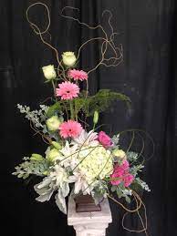 This Elegant Arrangement Of Pink Daisies And White Lilies And Hydrangeas We Created Is The Perfect Centerpie Flower Delivery Order Flowers Online Winter Garden