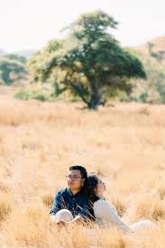 Labuan Bajo Prewedding Destination 20 Pre Wedding Photoshoot Outdoor Pre Wedding Photoshoot Outfit Prenuptial Photoshoot