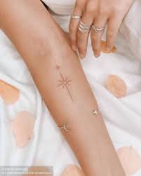 Nadine Auler Adli Kullanicinin T A T U Panosundaki Pin Erkek Dovmeleri Mini Tattoos Bohem Dovme