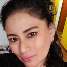 A la mujer en la que me estoy convirtiendo le digo gracias por la  fortaleza, por ser valiente, por dejarse ser la más frágil y sensible por  enseñarme una alegría de niña