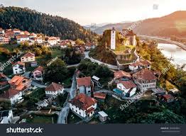 200 afbeeldingen voor maglaj: afbeeldingen, stockfoto's en vectoren |  Shutterstock