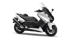 Puis je conduire un scooter 3 roue de 400cm3 sans passer la formation ? 2013 Les Nouveaux Permis Maxi Scooter Et Moto Automatique