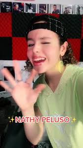 Naty Peluso Uñas Largas