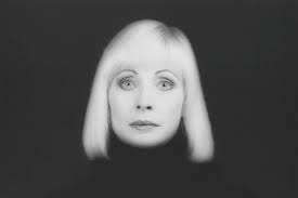 Doris Saatchi: The Silent Force Behind Britain's Art Revolution Dies Aged  88 https://tinyurl.com/4db7p5cz @saatchi_gallery #dorissaatchi #YBAs