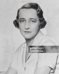 565 Lillian White Photos & High Res Pictures