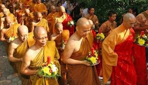 Para netizen pun mulai ramai mengucapkan selamat hari raya waisak di berbagai media sosial, salah satunya twitter, sebagaimana dikutip detikinet. Hari Raya Waisak Umat Buddha Di Ponorogo Lakukan Tradisi Lepas Ikan