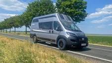 La Strada Avanti EBF (2024): Campingbus mit Hubbett für 4 Personen ...
