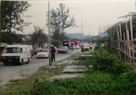 Sampailah aku di rumahnya, ternyata ani hanya sendiri. Peristiwa Berdarah Kampung Medan