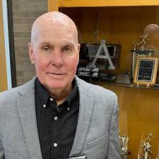 Randall High celebrates Coach Broadhurst's Hall of Fame induction, capping  36-year career
