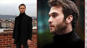 Sanatçı bir aile içerisinde yetişen i̇ynemli'nin ablası ses sanatçısı ve abisi ise tiyatrocudur. Aras Bulut Iynemli Kimdir Aras Bulut Iynemli Nereli Ve Kac Yasinda Magazin Haberleri