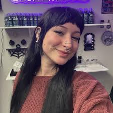 Looking for Tattoo Artists from Tremonton to Ogden, that does straight  lines and has done it for a few years.