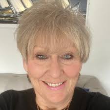 Nicky Harding's Instagram, Twitter & Facebook