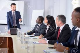 Maybe you would like to learn more about one of these? Business Konferenz Business Meeting Business Leute In Abendkleidung Diskutieren Etwas Wahrend Sitzen Zusammen Am Tisch Lizenzfreie Fotos Bilder Und Stock Fotografie Image 32387823