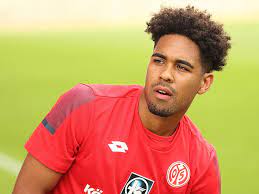 The name spelled backwards is enewm. Neuzugang Phillipp Mwene Mainz Wollte Einen Herausforderer Kicker