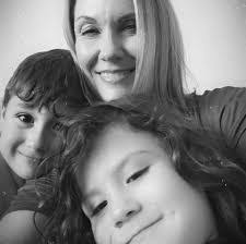 Farrah Dunn's Instagram, Twitter & Facebook