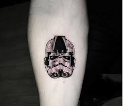 Tatuajes Pequenos Para Hombres En El Brazo Modaellos Com Los tatuajes para hombres por supuesto que nos ofrecen una manera distinta de encontrar el estilo, asi como una forma de expresarnos. para hombres en el brazo