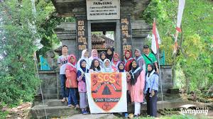 Candi tikus is a ritual bathing pool (petirtaan) which is perhaps the most exciting recent candi tikus means 'rat temple', the name given to the discovery in 1914 because the site appeared during. Belajar Sejarah Menengok Kembali Puing Peninggalan Kerajaan Majapahit Di Mojokerto Visitlumajang