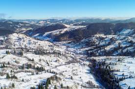 Carmen ciurusniuc o femeie de 35 de ani din campulung moldovenesc ia p. Partia De Ski RarÄƒu DescoperÄƒ Municipiul Campulung Moldovenesc