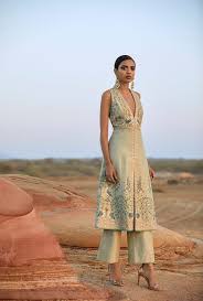 15 Anita Dongre Lehengas For Spring Summer 2019 In 2020 Indian Fashion Trends Indian Outfits Indian Designer Outfits