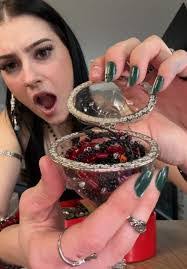 Trista Carr's Instagram, Twitter & Facebook