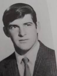 🇺🇸 “These are photos of Ron Halley who graduated in 1973-74 from a high  school in Portland Oregon. Everyone lost track of him. Anyone recognize him  or know what became of him?