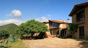 Casa rural en plena naturaleza ubicada en la garrotxa, (fronterizo con parque natural de alta garrotxa). Turismo Rural La Garrotxa Mas De 90 Casas Rurales En Gerona Cataluna