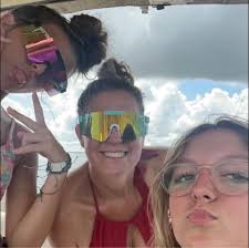 Appreciation for hardworking fast food women in Tallahassee