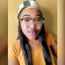 Amanda (@Amanda21868765)