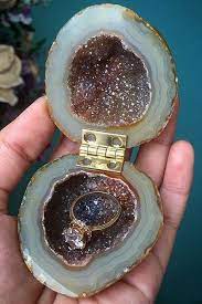 Engagement Ring Boxes 31 Creative Ideas For A Perfect Proposal Ametis Cincin Kawin Aksesoris