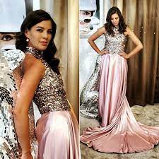 A műsorvezető egy melegjogi civil szervezet, a háttér társaság jelszavával pózol legújabb képén az instagrammon. Ordog Nora Kaprazatos Estelyiben Ragyogott A Hetvegi Mediabalon Hazai Sztar Femina