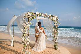 Sfumature del blu, viola, arancio… Abito Da Sposa Estivo Consigli Utili Nozze In Spiaggia