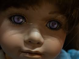 Gleaming eyes photos — Glass