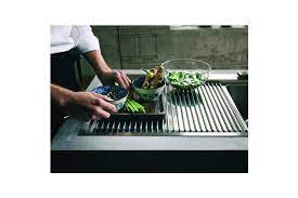 Easy, quick, versatile and universal, the franke roller mat is a wonderful kitchen accessory with a host of applications, from a dish drainer to a sushi rolling mat. Stainless Franke Uv 36rm Universal Kitchen Roller Mat Stainless Steel Matt Blatt