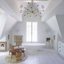 97 Salles De Bain Sous Comble Tendances Pour 2019 Archzinefr En 2020 Amenager Petite Salle De Bain Salle De Bains Sous Combles Idee Salle De Bain