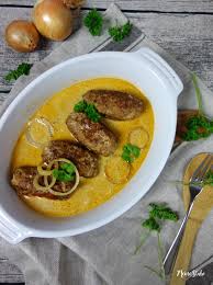 Hackfleischrouladen Mit Sahne Zwiebel Sauce Meinestube Rezept Fleisch Gerichte Rezepte Rinderrouladen