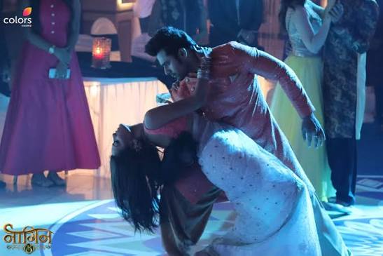 Mahir and Bela set the dance floor on fire! Tune in tonight at 8 pm on #Naagin3 #SurbhiJyoti #Pearlvpuri