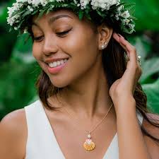 Beautiful Shell Necklace Vanessa Mooney The Sandy Shell Necklace Necklaces