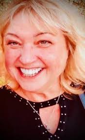 Andi Bailey's Instagram, Twitter & Facebook