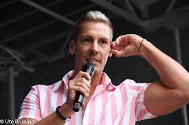 Es stand ziemlich schlimm um mich. Norman Langen Er Sagt Dem Krebs Den Kampf An Schlager De Vicky Leandros Kerstin Ott Angelo Kelly