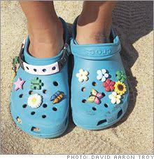 Aesthetic Black Crocs With Charms Crocs Jibbitz Closeup 03 Jpg 220 226 Crocs Cool Crocs Crocs Shoes