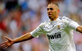 Последние твиты от karim benzema (@benzema). Igrok Madridskogo Reala Karim Benzema Vyigral Igru Oboi Dlya Rabochego Stola Kartinki Foto