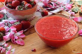 300 g di fragole 300 g di latte di riso 65 g di amido di mais 40 g di zucchero di canna. Crema Di Fragole Bohemycake