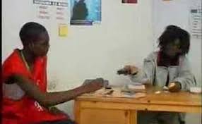 Diamond platnum atoa ufafanuzi juu ya kikuku. Soggy Doggy Kibanda Cha Simu Doovi Otosection