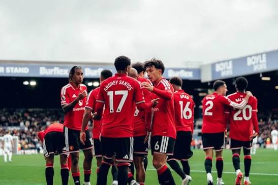 Manchester United mau datangkan bek baru Januari 2027