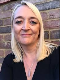 Caroline Mitchell's Instagram, Twitter & Facebook