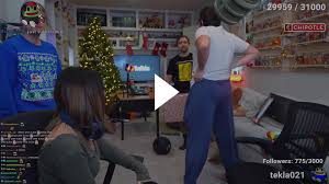 Mizkif - Alinity Twerks On Stream!