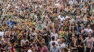 Dit keer in een nieuw, fris en cynisch jasje. Eendaagse Festivals Mogen Doorgaan Maar Alleen Onder Strikte Voorwaarden At5